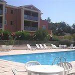Aparthotel Lagrange Le Domaine Des Grands Pins Saint-Raphaël
