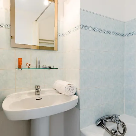 Lagrange Le Domaine Des Grands Pins Apartmanhotel 2*