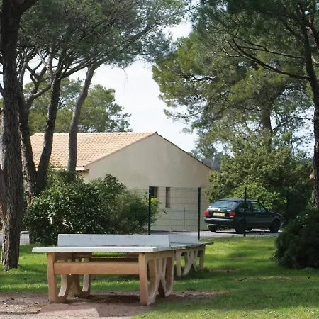 Aparthotel Lagrange Le Domaine Des Grands Pins Saint-Raphaël