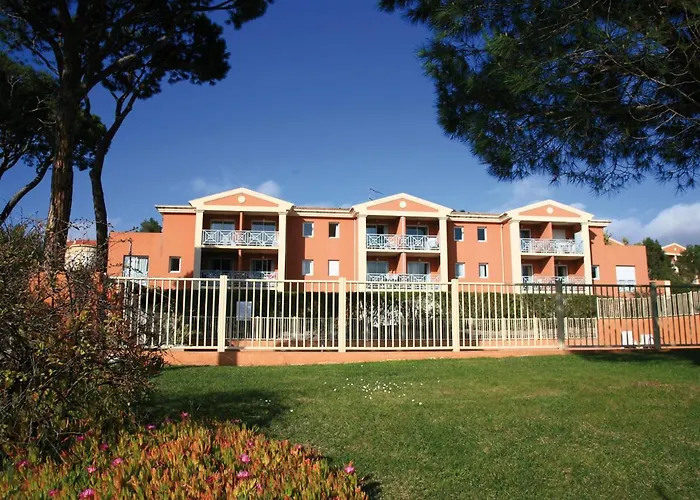 Aparthotel Lagrange Le Domaine Des Grands Pins 2*